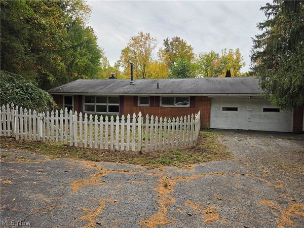 10057 Thwing Road , Chardon, OH 44024