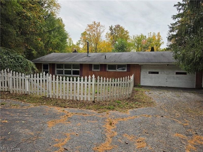 10057 Thwing Road, Chardon, OH 44024 Photo 1