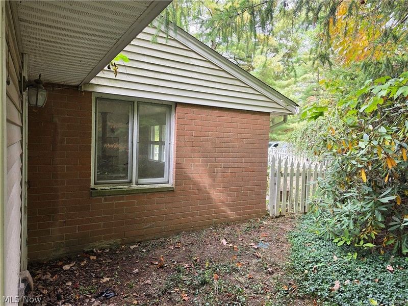 10057 Thwing Road, Chardon, OH 44024 Photo 7