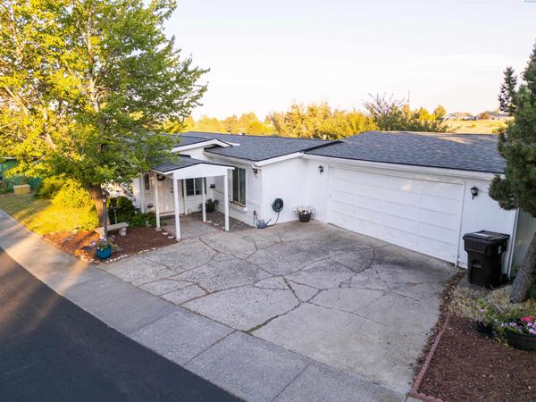 101 NW Lancer Ln, Pullman, WA 99163