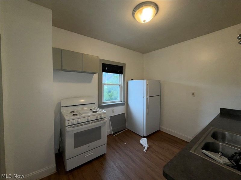 12709 Locke Avenue, Cleveland, OH 44108 Photo 18