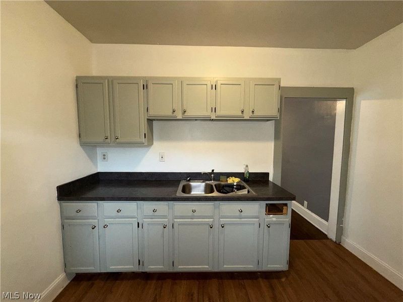 12709 Locke Avenue, Cleveland, OH 44108 Photo 19