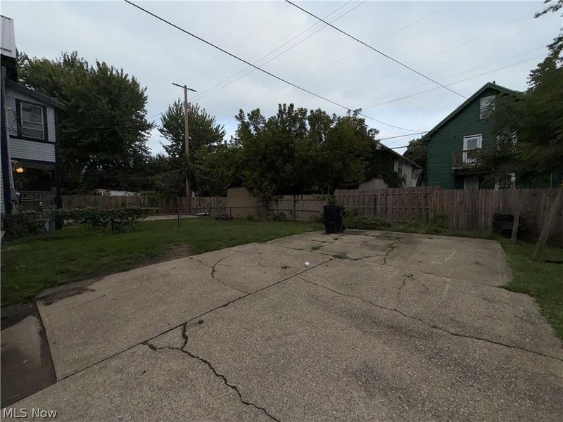 12709 Locke Avenue, Cleveland, OH 44108 Photo 30