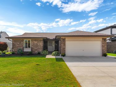4226 Jefferson Drive, Sterling Heights, Mi 48310