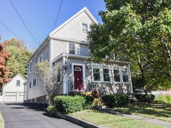 97 Dutcher St, Hopedale, MA 01747