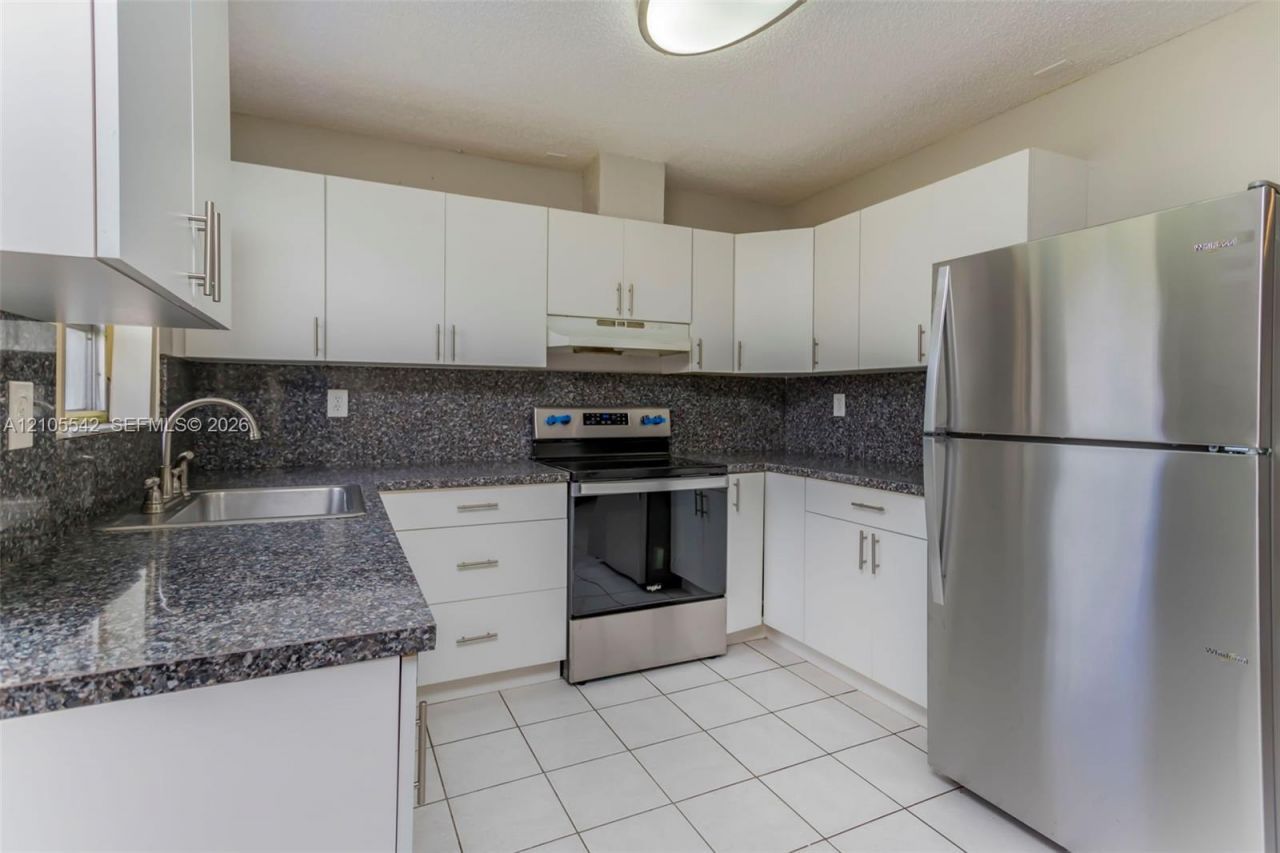 6333 Pierce St , Unit 2, Hollywood, FL 33024 Photo