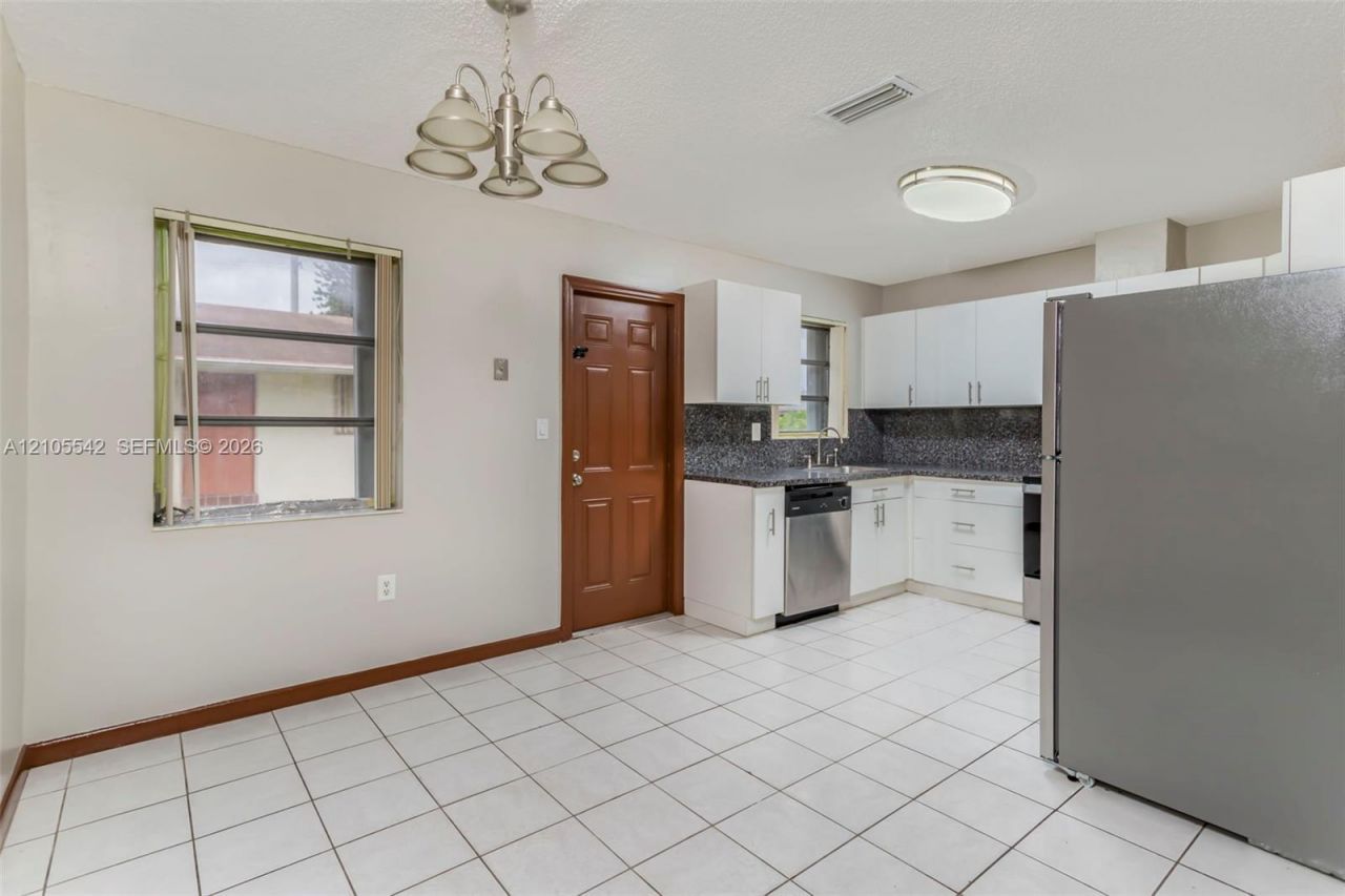 6333 Pierce St , Unit 2, Hollywood, FL 33024 Photo