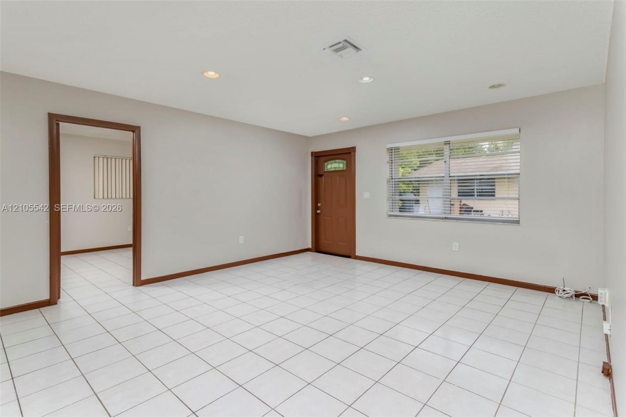 6333 Pierce St , Unit 2, Hollywood, FL 33024 Photo