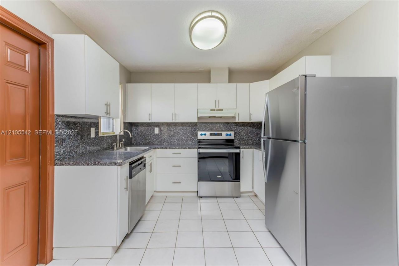 6333 Pierce St , Unit 2, Hollywood, FL 33024 Photo
