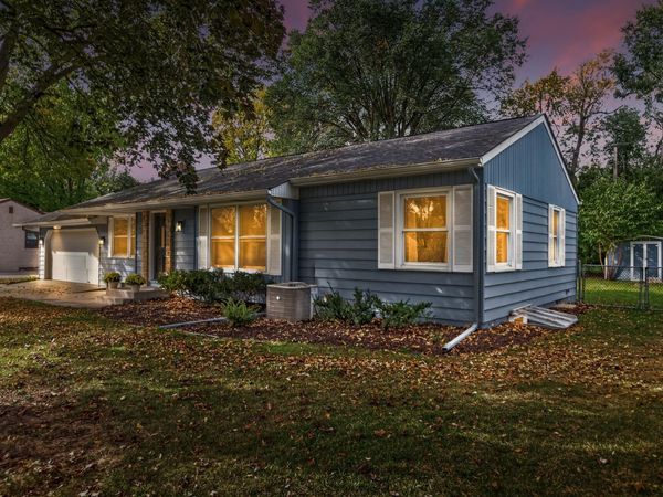 2937 Pascal Street, Roseville, MN 55113