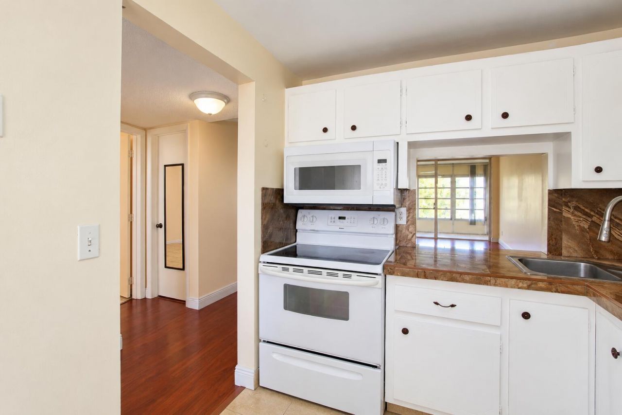 6070 NW 64th Avenue Nw, Unit 204, Tamarac, FL 33319 Photo
