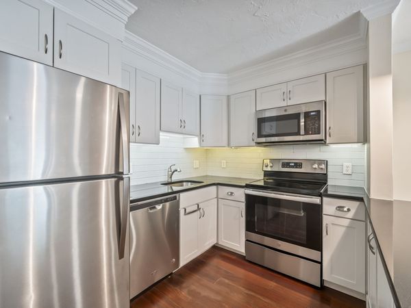 152 Quincy Shore Dr, Unit 13, Quincy, MA 02171