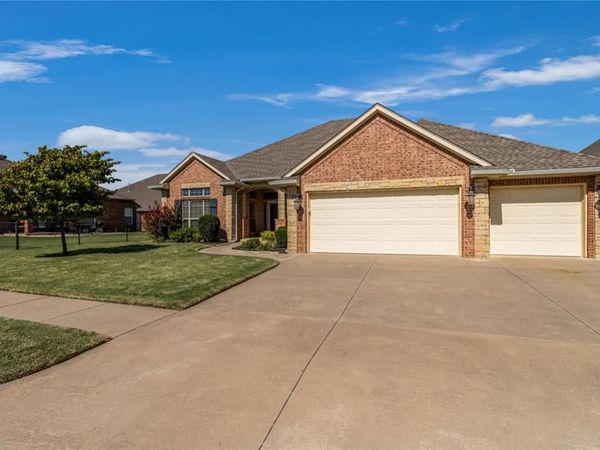 8721 NW 72nd Court, Warr Acres, OK 73132