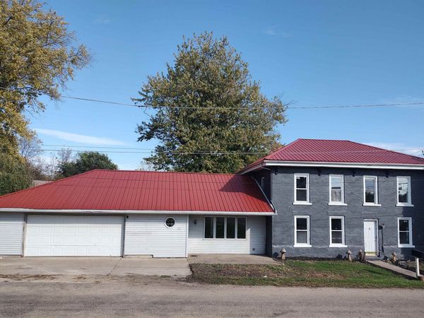110 N Water Street, WARREN, IL 61087