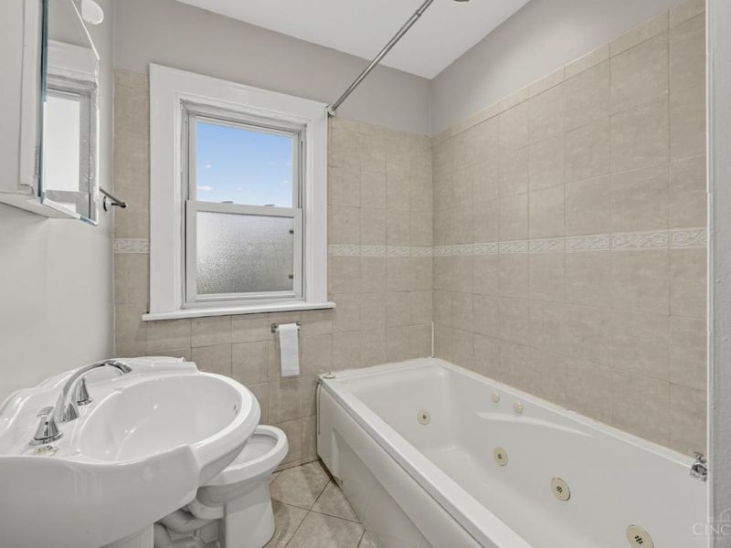 1843 Dalewood Place, Cincinnati, OH 45237 Photo 4
