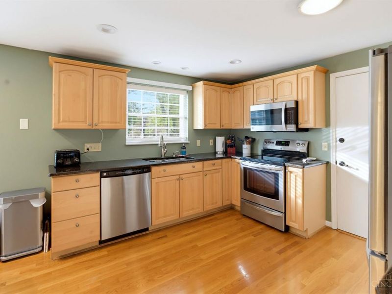5692 Werkshire Terrace, Miami Township, OH 45150 Photo 6