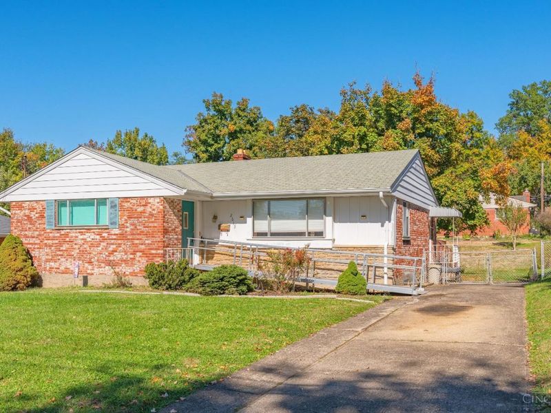 2613 Honeyhill Court, Reading, OH 45215 Photo 5
