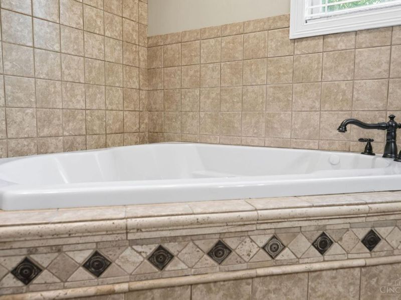 7457 West Chester Road, West Chester, OH 45069 Photo 29