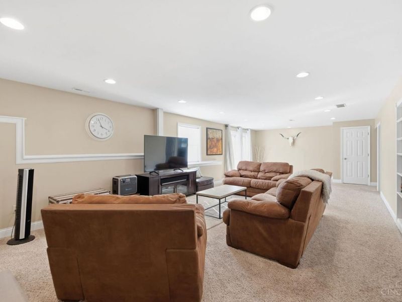 7457 West Chester Road, West Chester, OH 45069 Photo 39