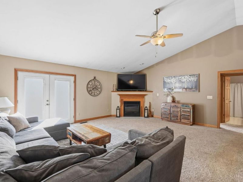 7457 West Chester Road, West Chester, OH 45069 Photo 8