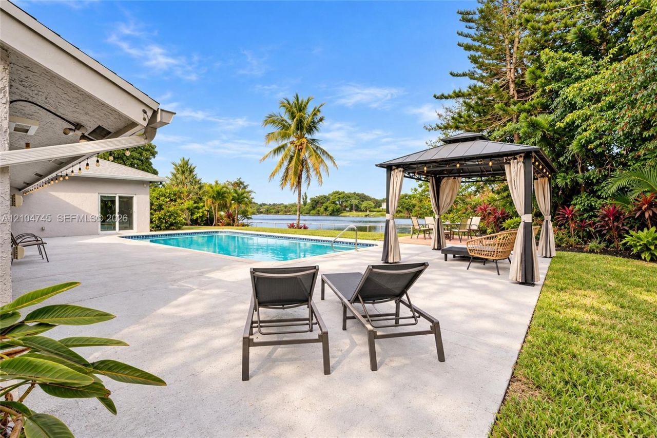 1020 Bayberry Point Dr, Plantation, FL 33324 Photo
