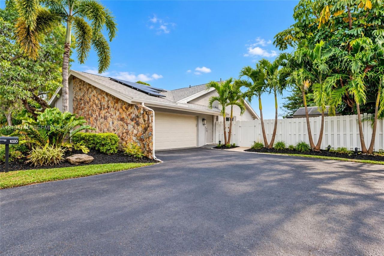 1020 Bayberry Point Dr, Plantation, FL 33324 Photo