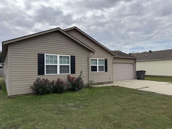 406 Allyson Dr., Paragould, AR 72450