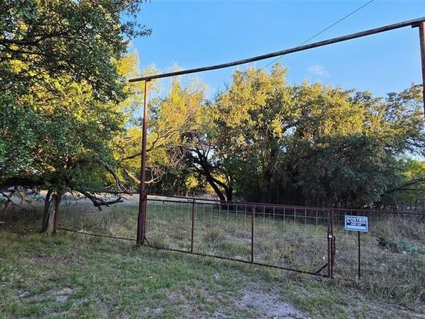 714 Bailey Street , Eden, TX 76837