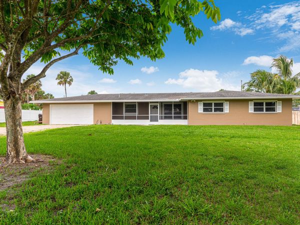 925 SE OSCEOLA Street, Stuart, FL 34994