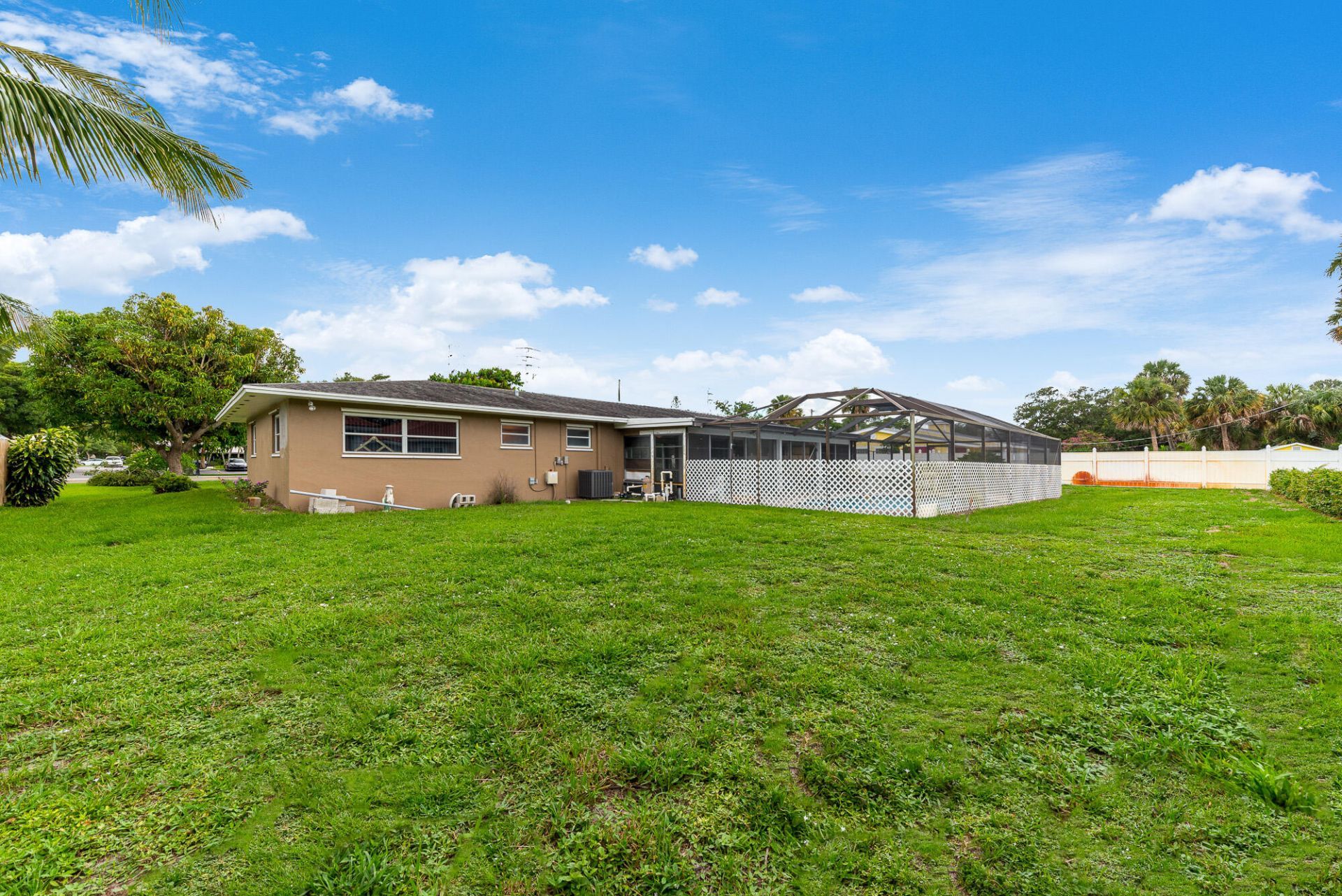 925 SE Osceola Street, Stuart, FL 34994 Photo