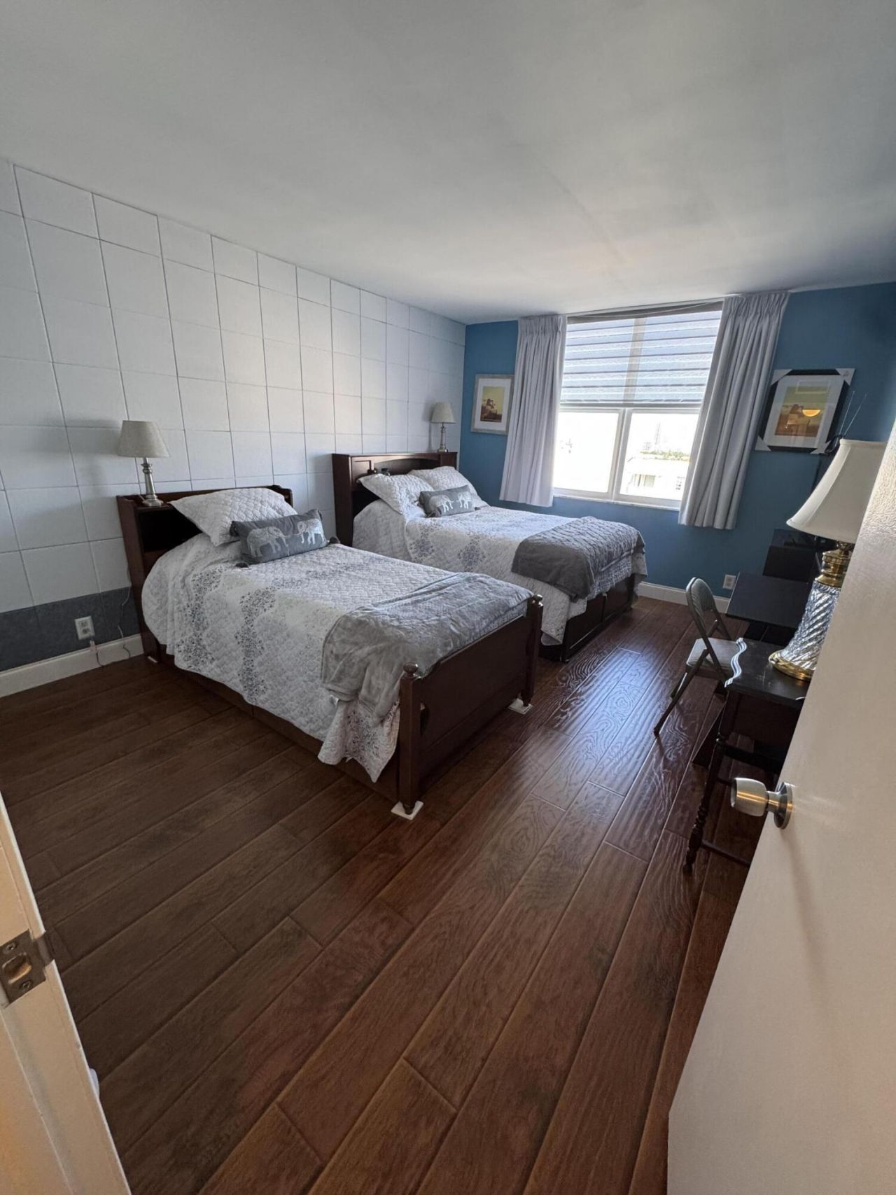 427 Golden Isles, Unit 9G, Hallandale Beach, FL 33009 Photo