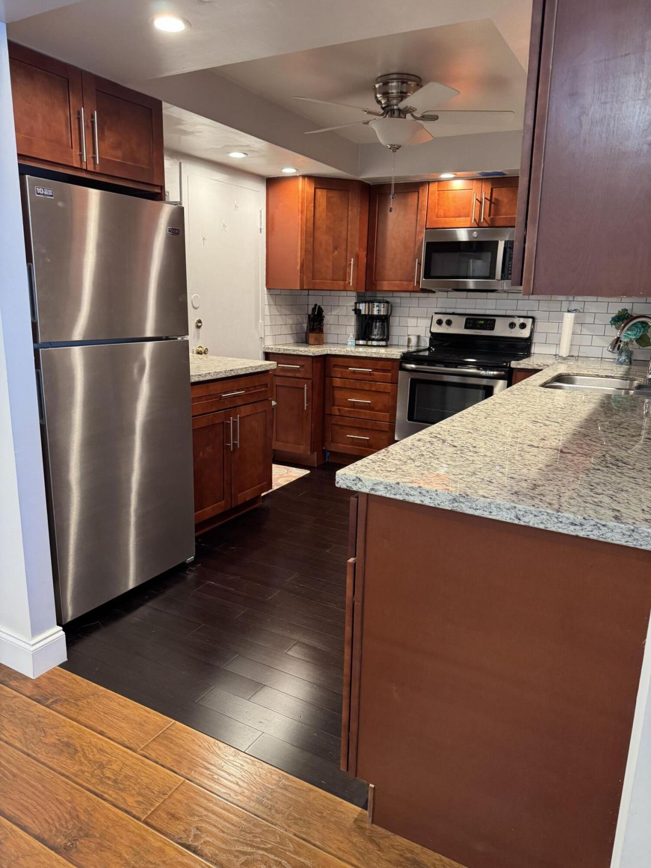 427 Golden Isles, Unit 9G, Hallandale Beach, FL 33009 Photo