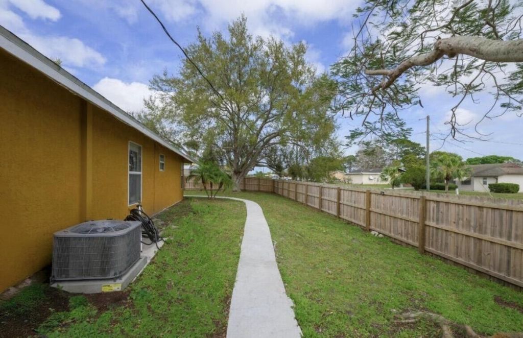 353 NW Ferris Drive, Port Saint Lucie, FL 34983 Photo