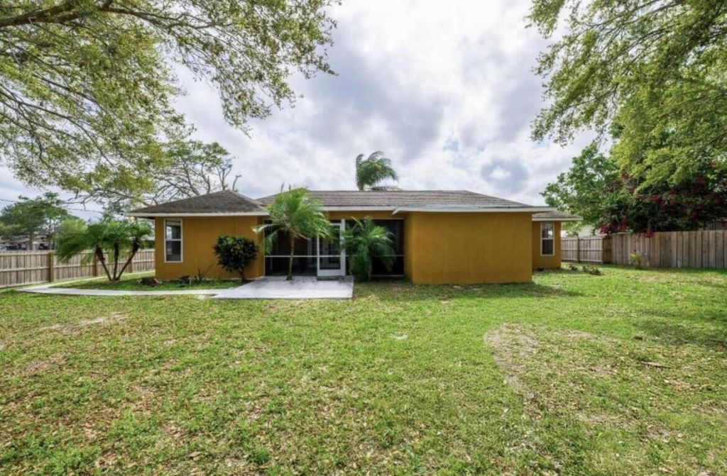 353 NW Ferris Drive, Port Saint Lucie, FL 34983 Photo