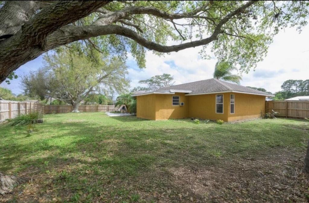 353 NW Ferris Drive, Port Saint Lucie, FL 34983 Photo