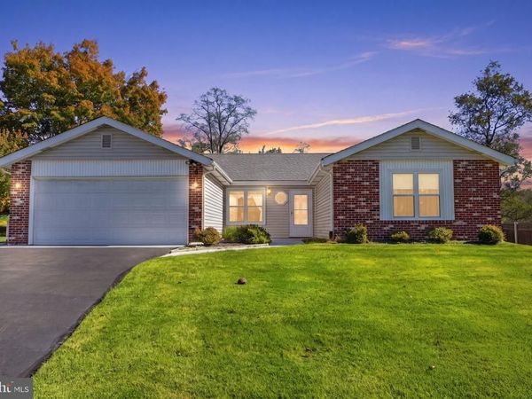 9 S LANCASTER LANE, NEWTOWN, PA 18940