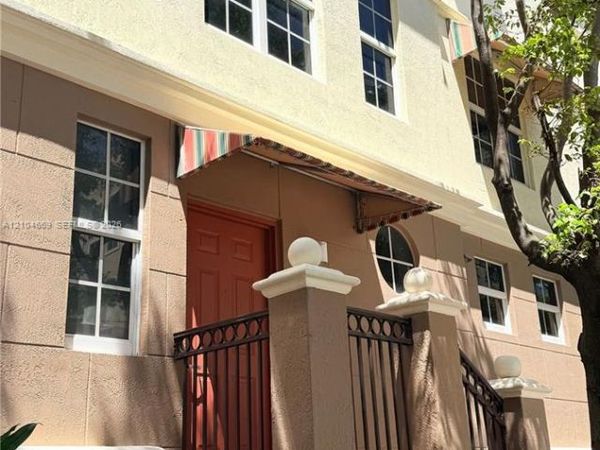 3232 SW 22nd Ter , Unit 113, Miami, FL 33145