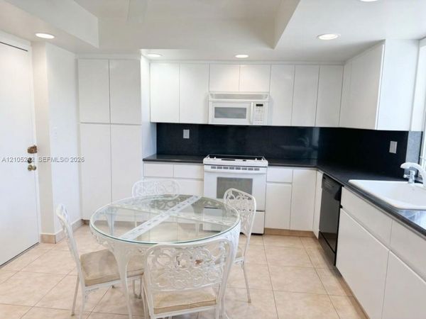 600 Three Islands Blvd, Unit 1722, Hallandale Beach, FL 33009