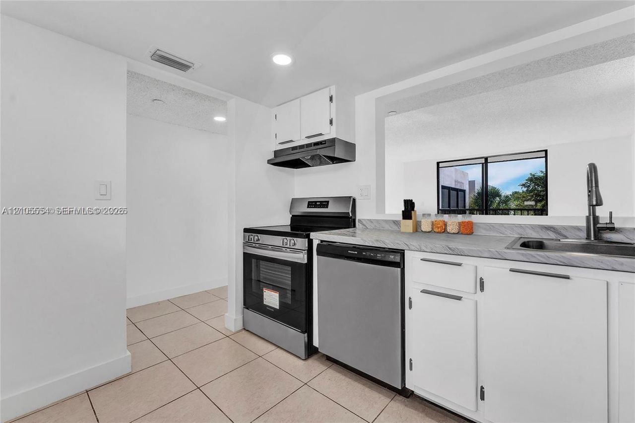 8650 SW 133rd Ave Rd , Unit 410, Miami, FL 33183 Photo
