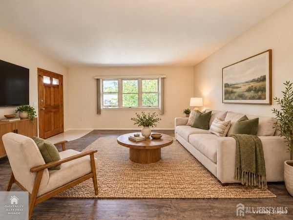 9 Hawaii Court, Matawan, NJ 07747