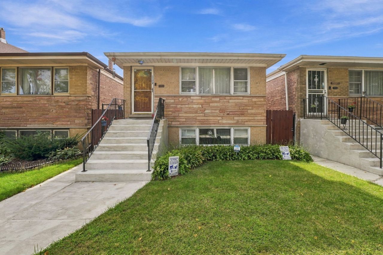 1709 W 43rd Street, Chicago, IL 60609 Main Photo