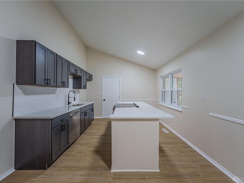 2100 Carol Parkway, Kettering, OH 45440 Photo 14