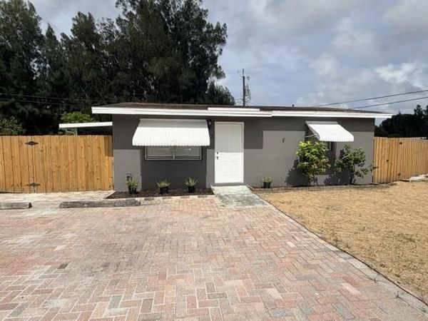 3642 Gulfstream Road, Unit 3, Palm Springs, FL 33461