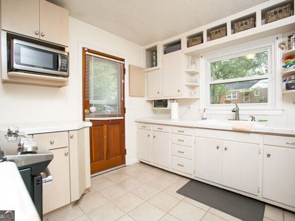 3323 Victoria Street, College Park, GA 30337