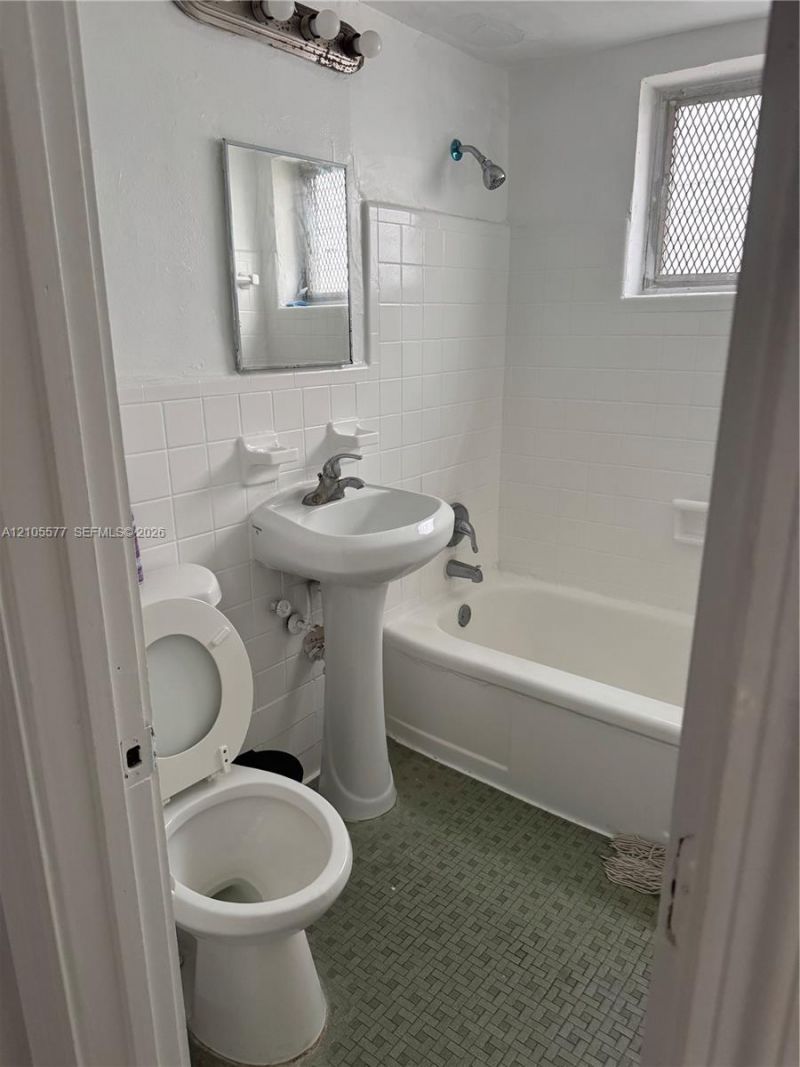 7300 NE Harding Ave , Unit 5, Miami Beach, FL 33141 Photo