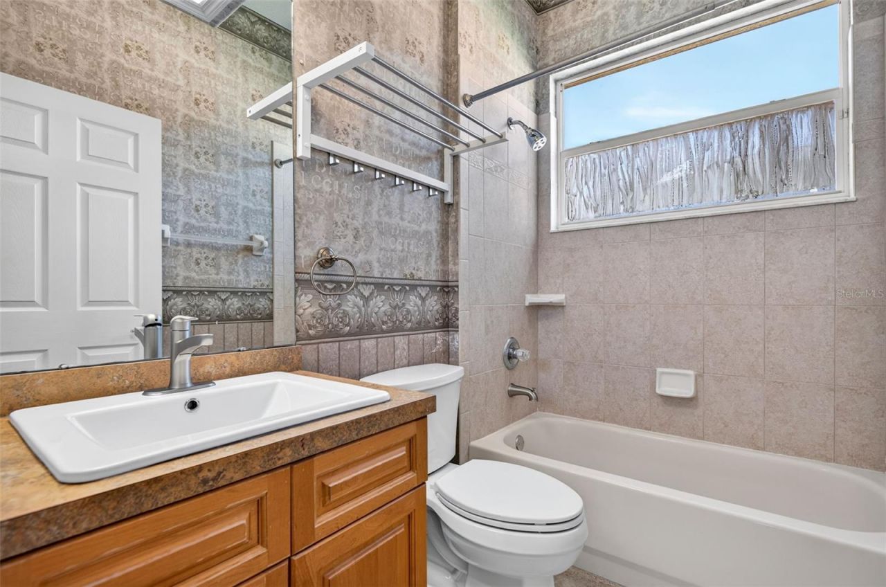 725 Citrus Wood Lane, Valrico, FL 33594 Photo