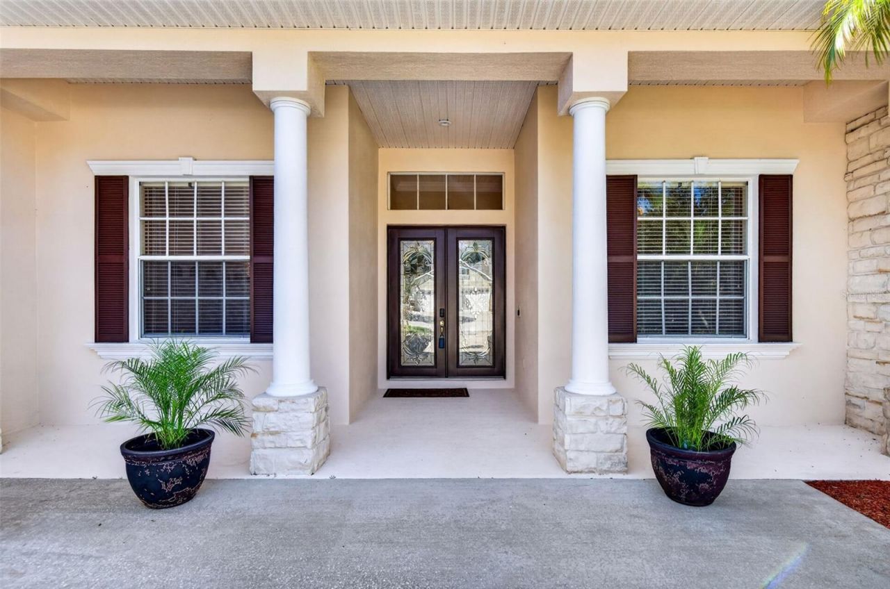 725 Citrus Wood Lane, Valrico, FL 33594 Photo