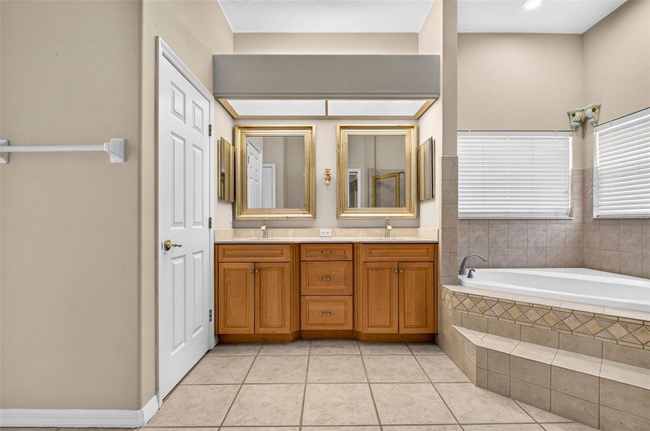 725 Citrus Wood Lane, Valrico, FL 33594 Photo