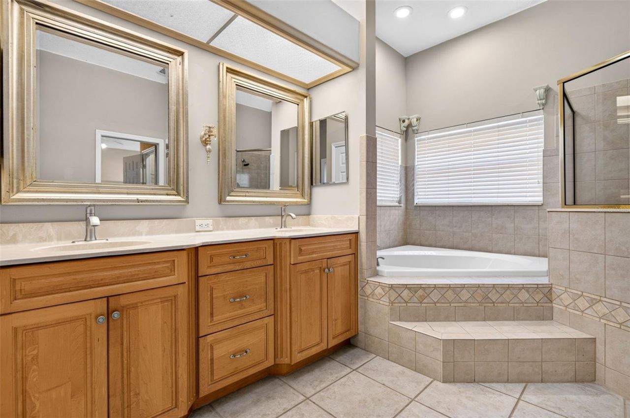 725 Citrus Wood Lane, Valrico, FL 33594 Photo