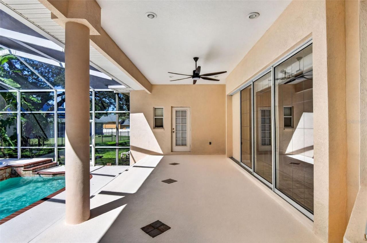 725 Citrus Wood Lane, Valrico, FL 33594 Photo
